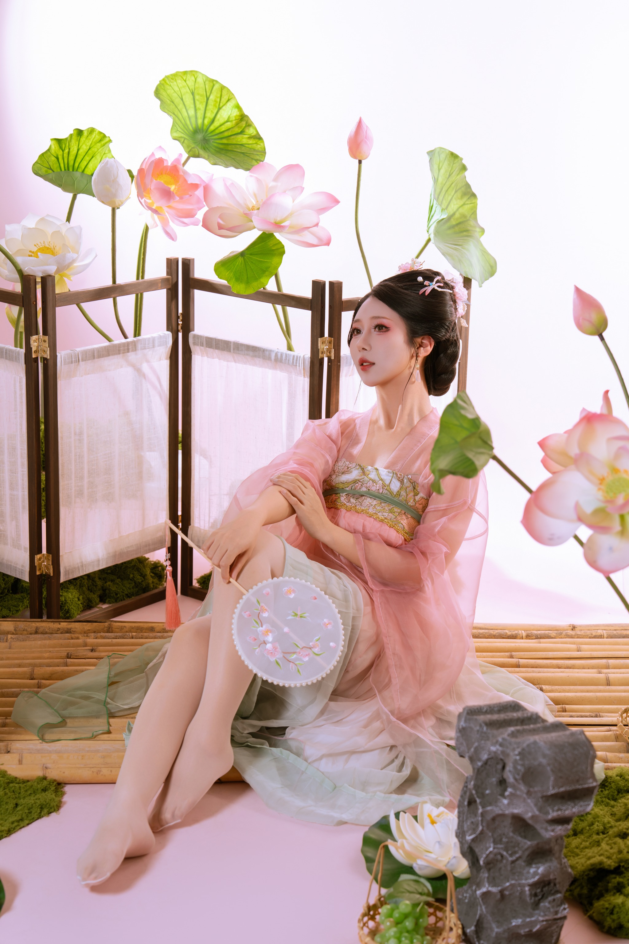 云溪溪 - NO.130 奶桃桃 采莲[91P]-XikXak